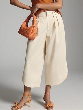 Mare Mare Curved Hem Chino Cropped Pants